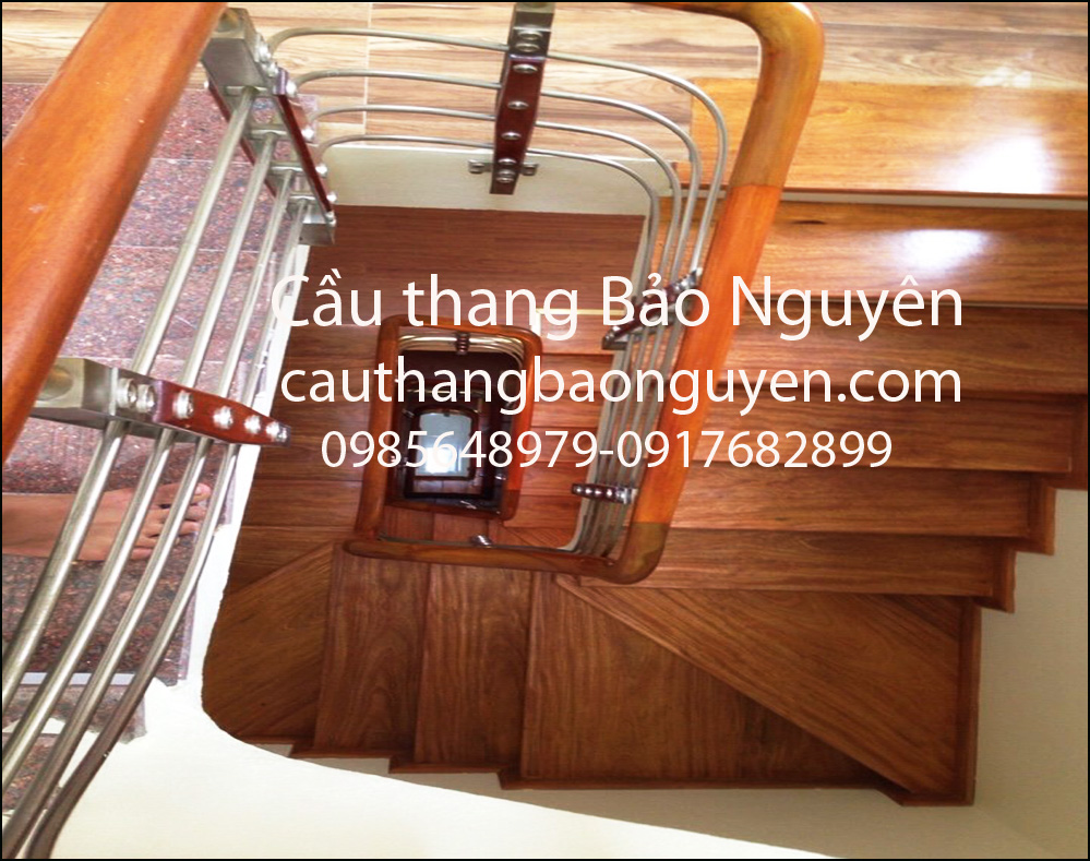cầu thang inox kết hợp tay gỗ hương đẹp M1