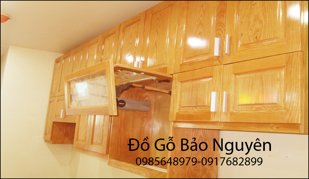 mẫu tủ bếp gỗ sồi nga hiện đại M13